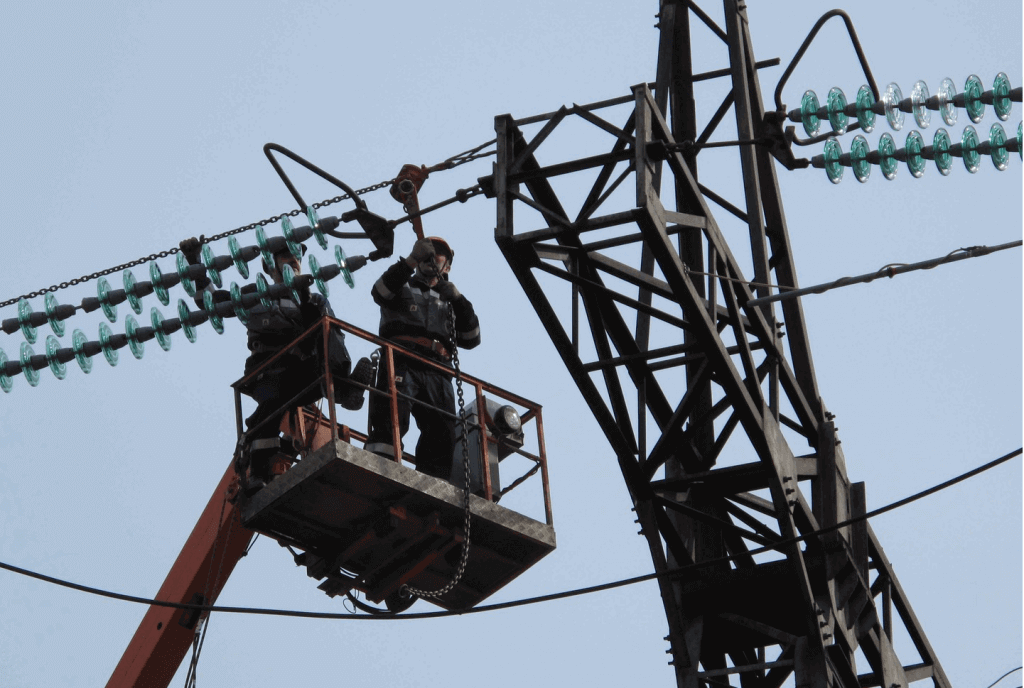 Фото монтажа линий электропередач